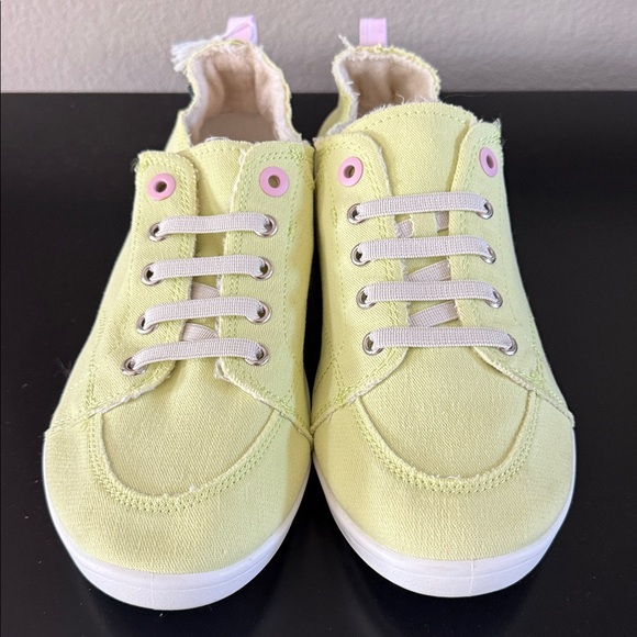 Vionic Beach Pismo Canvas Sneakers - Picture 8 of 11
